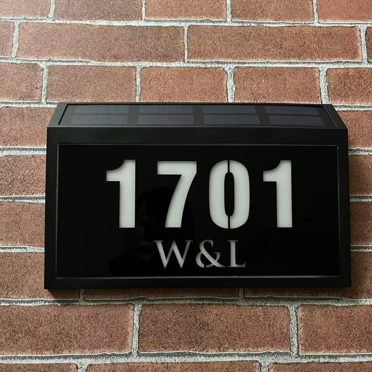 Solar-Powered Doorplates – Eco-Friendly Illumination for Your Home