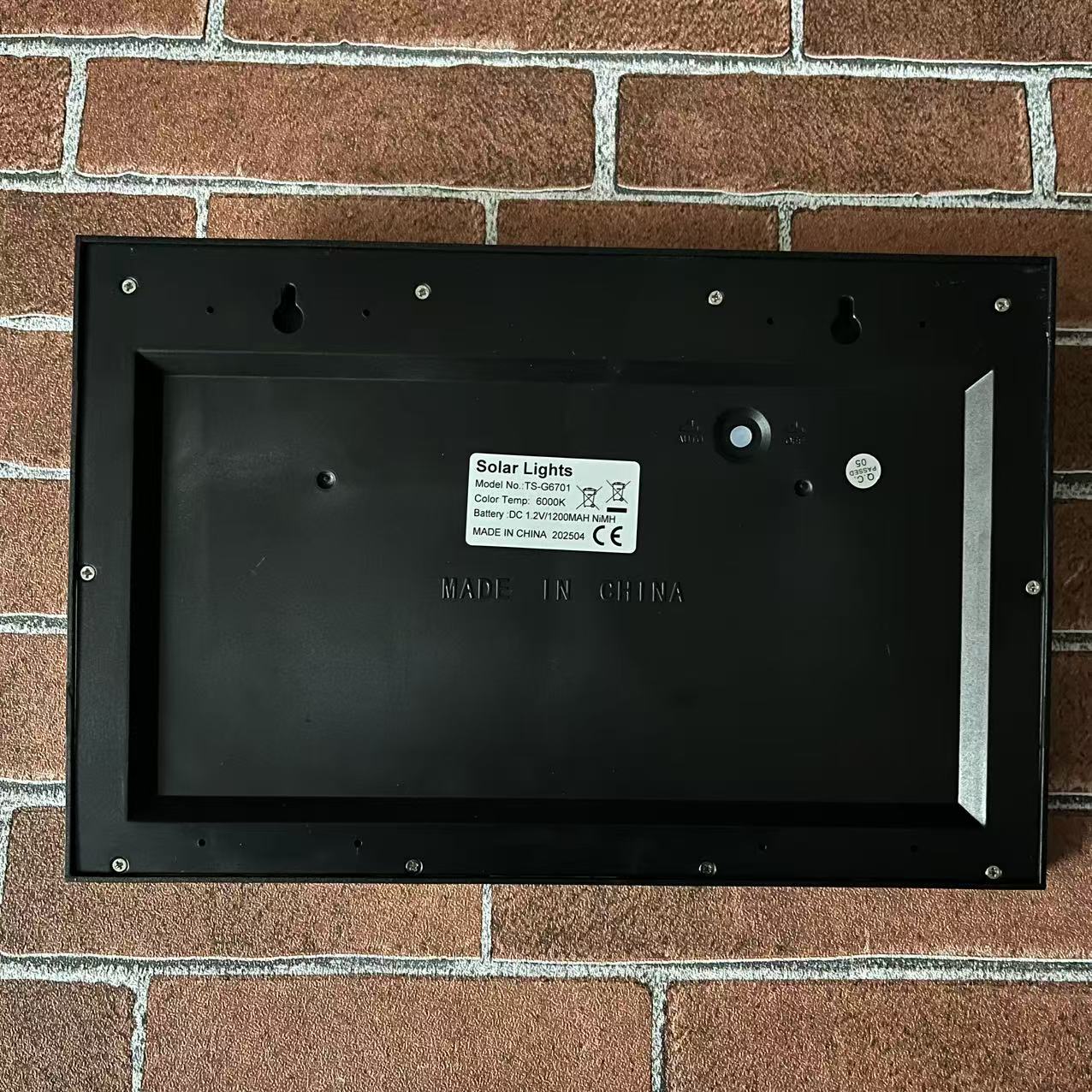 Solar-Powered Doorplates – Eco-Friendly Illumination for Your Home