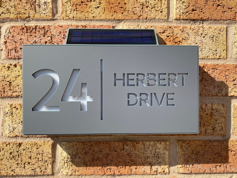 现代房屋标牌,太阳能房屋标牌