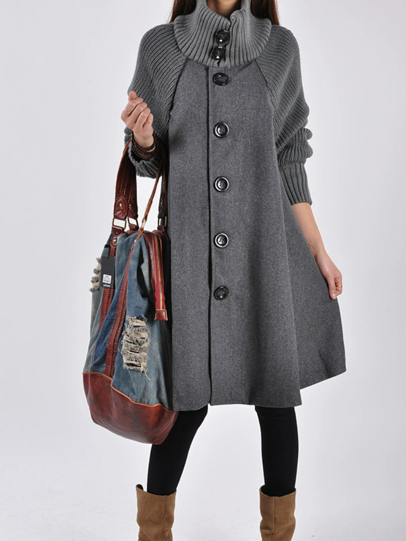 Oversized kaput s dugim rukavima i visokim dekolteom