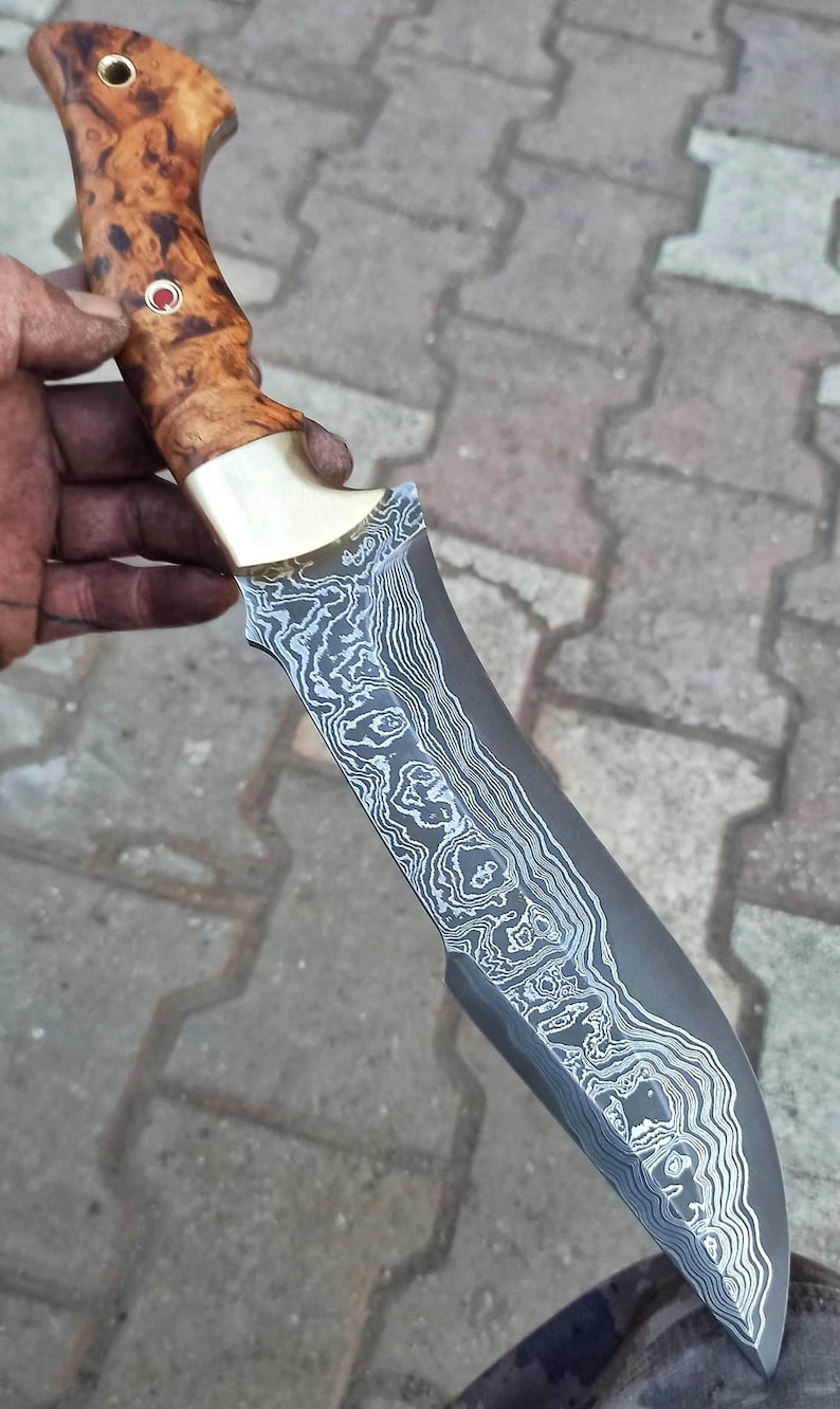 REAL DAMASCUS Hunting Knife – Chestnut Wood Handle – 150 Layers – Full Tang Survival / Collector Knife – Leather Sheath – No:66