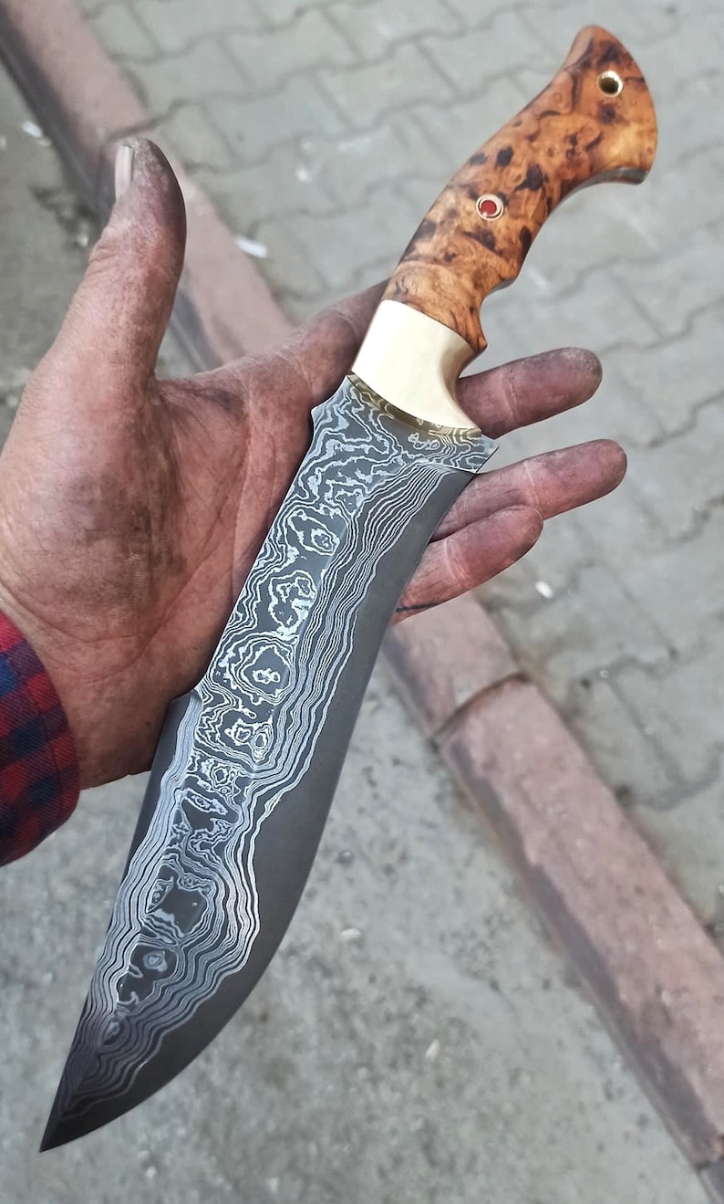 REAL DAMASCUS Hunting Knife – Chestnut Wood Handle – 150 Layers – Full Tang Survival / Collector Knife – Leather Sheath – No:66