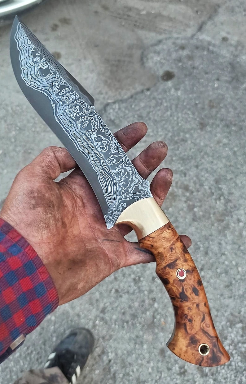 REAL DAMASCUS Hunting Knife – Chestnut Wood Handle – 150 Layers – Full Tang Survival / Collector Knife – Leather Sheath – No:66