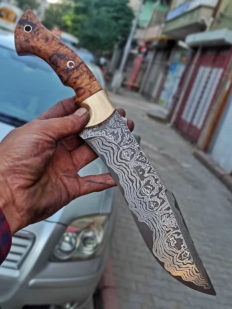 REAL DAMASCUS Hunting Knife – Chestnut Wood Handle – 150 Layers – Full Tang Survival / Collector Knife – Leather Sheath – No:66