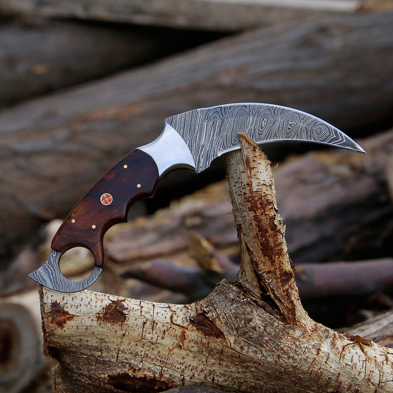 Ręcznie robiony nóż taktyczny Karambit ze stali damasceńskiej