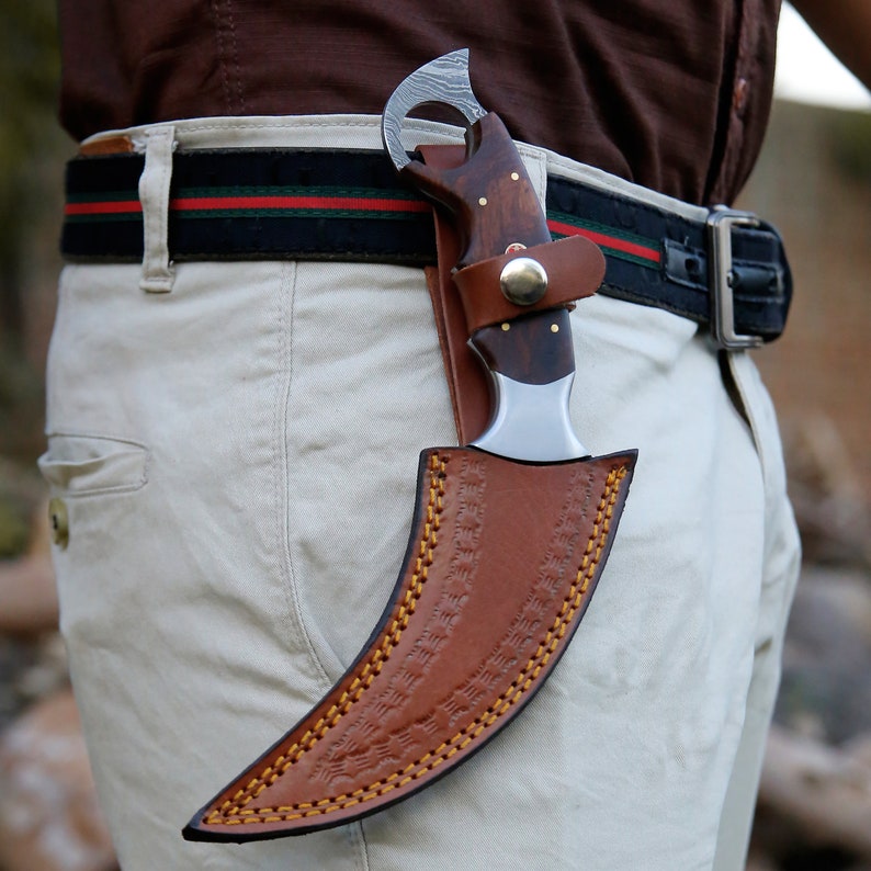 Ręcznie robiony nóż taktyczny Karambit ze stali damasceńskiej