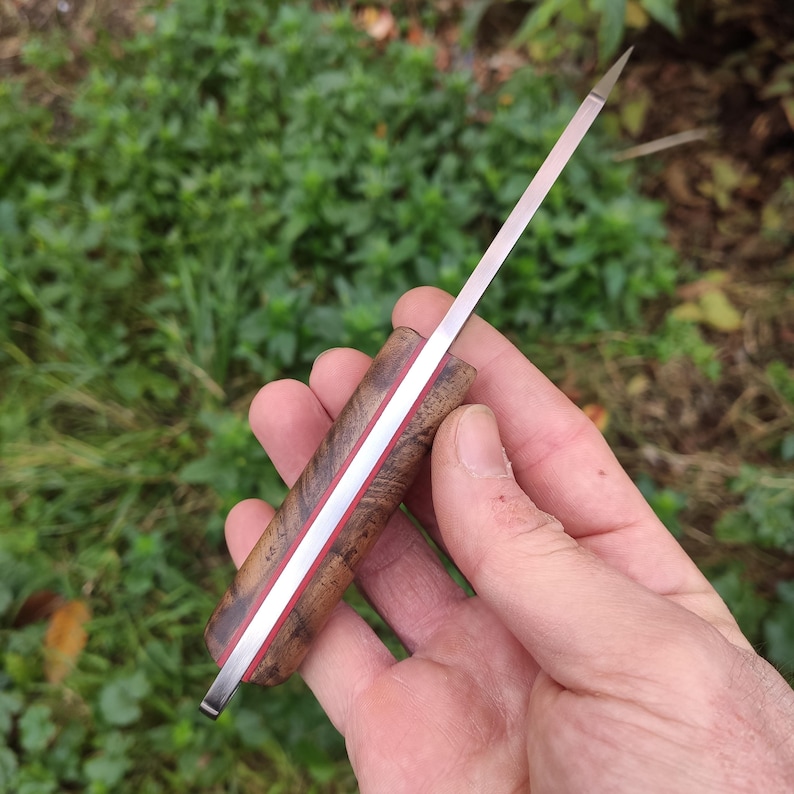 Nóż Wharncliffe EDC ze stałym ostrzem i skórzaną pochwą, stal Sleipner i orzech turecki,