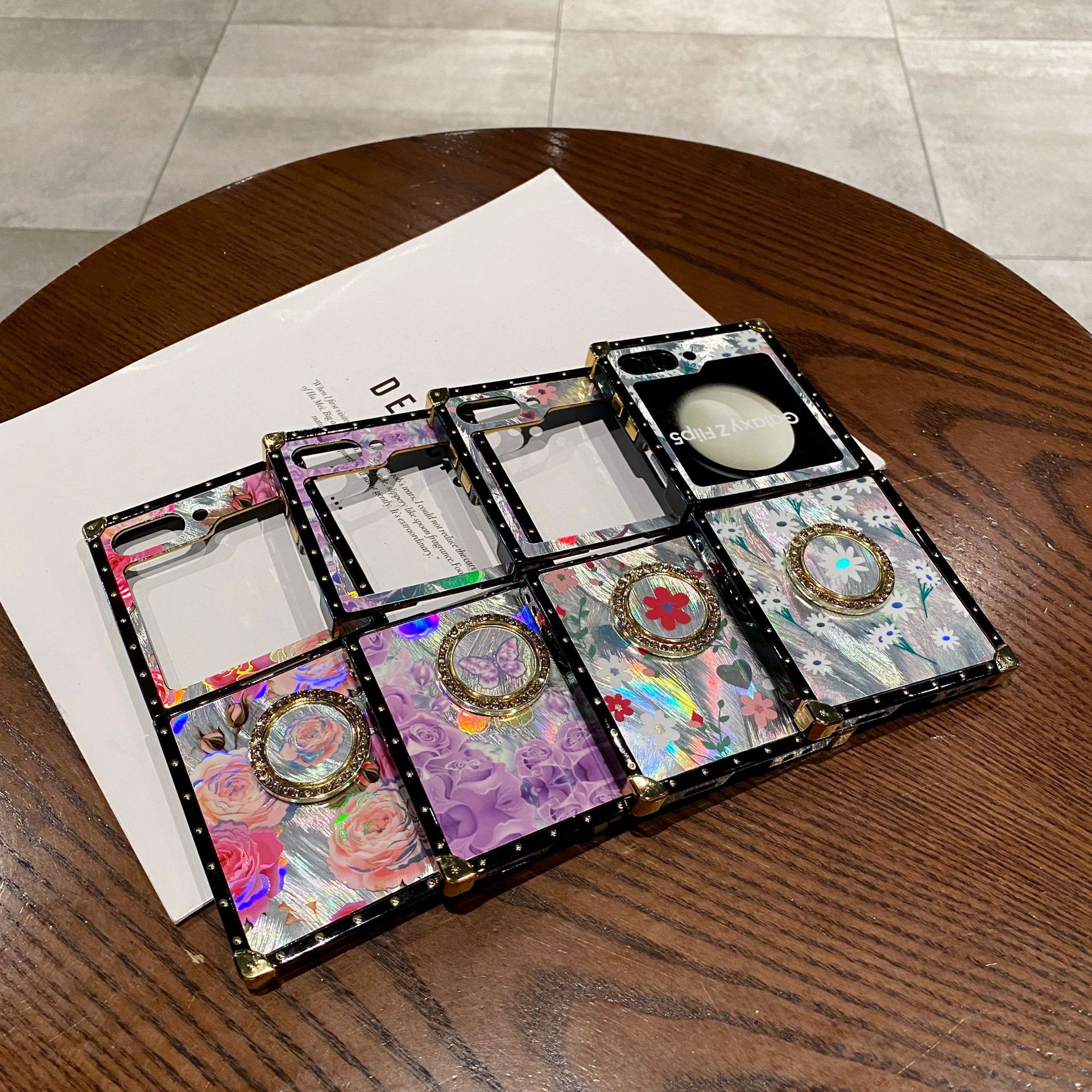 Luxury Laser Flower Square Punk Rivet Αντικραδασμικό κάλυμμα τηλεφώνου για Samsung Galaxy Z Flip 5/4/3