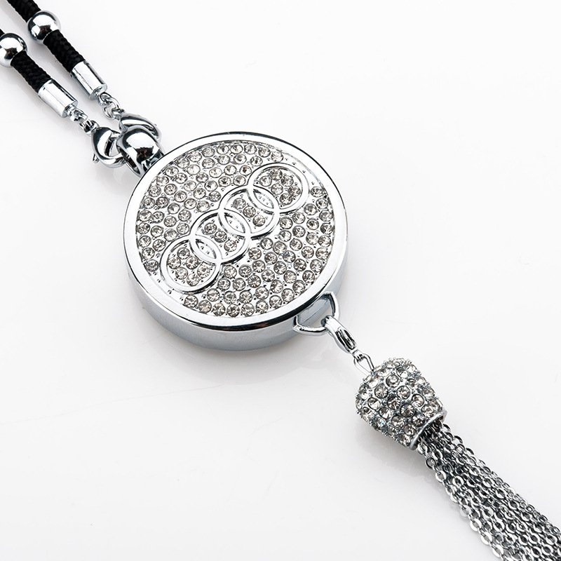 Gy��m��nttal kirakott aut��s aromater��pi��s aut�� log��s med��l