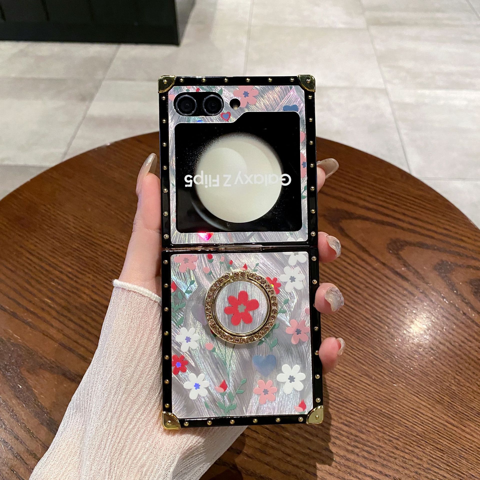 Luxury Laser Flower Square Punk Rivet Αντικραδασμικό κάλυμμα τηλεφώνου για Samsung Galaxy Z Flip 5/4/3