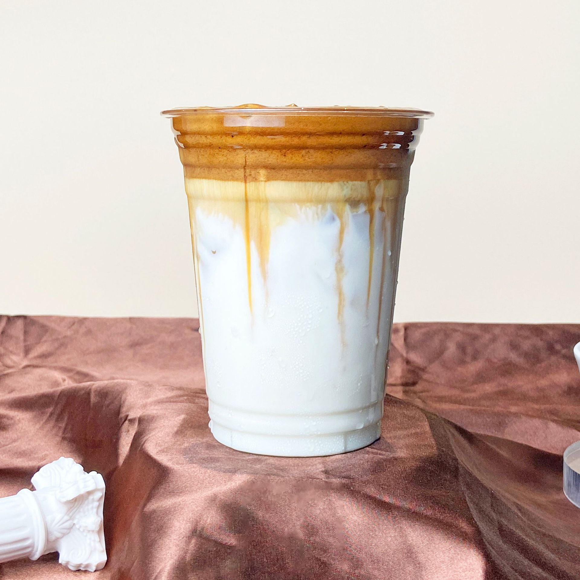 vonive milk tea coffee drink