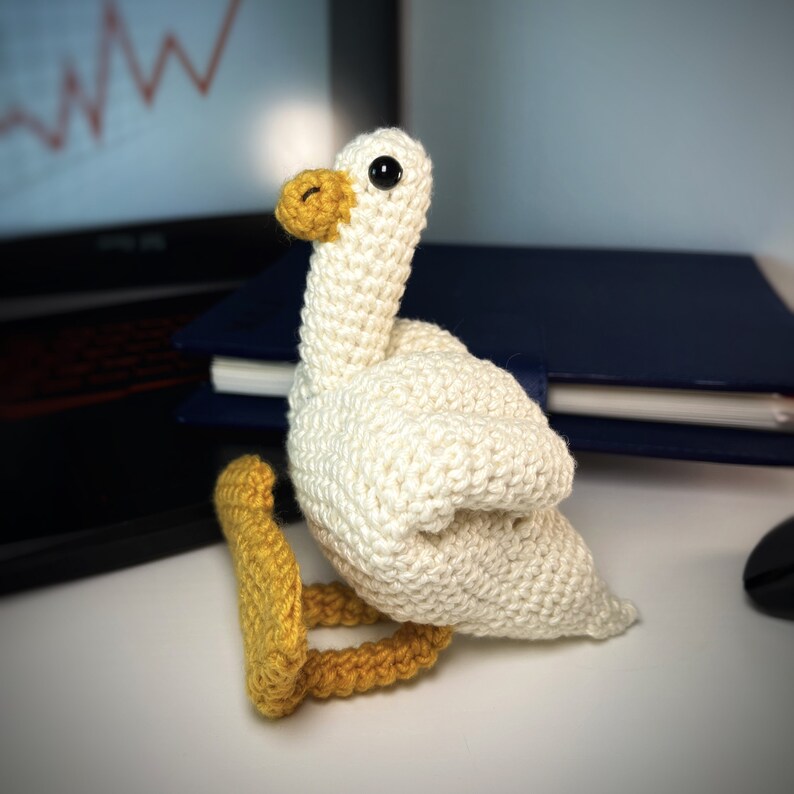 The Duck-you crochet goose | A goose in case of serious negotiation