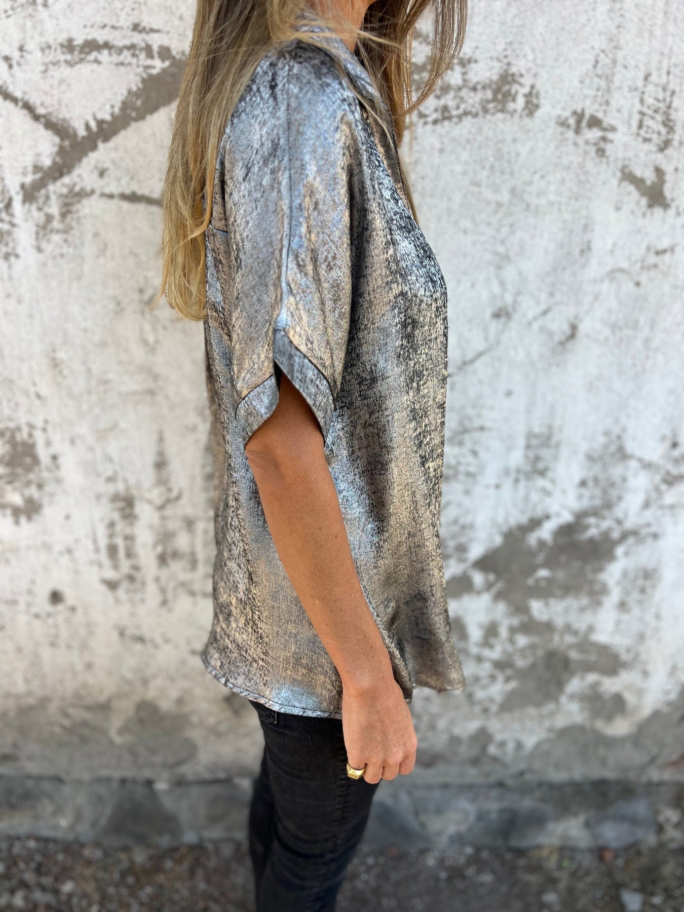 🔥HOT SALE🔥Loose Metallic Shirt(BUY 2 FREE SHIPPING)