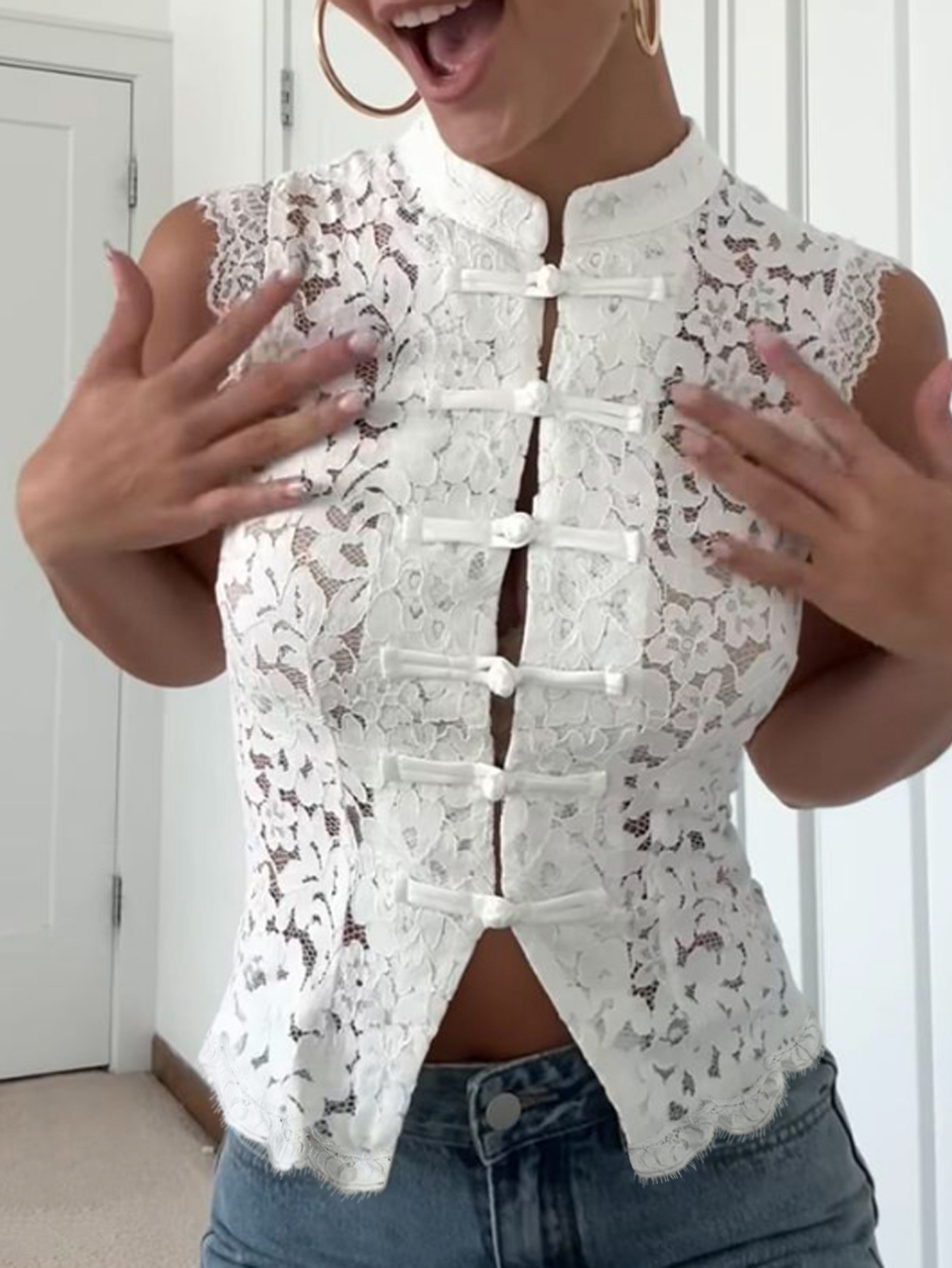 Chinoiserie Lace Sleeveless Top