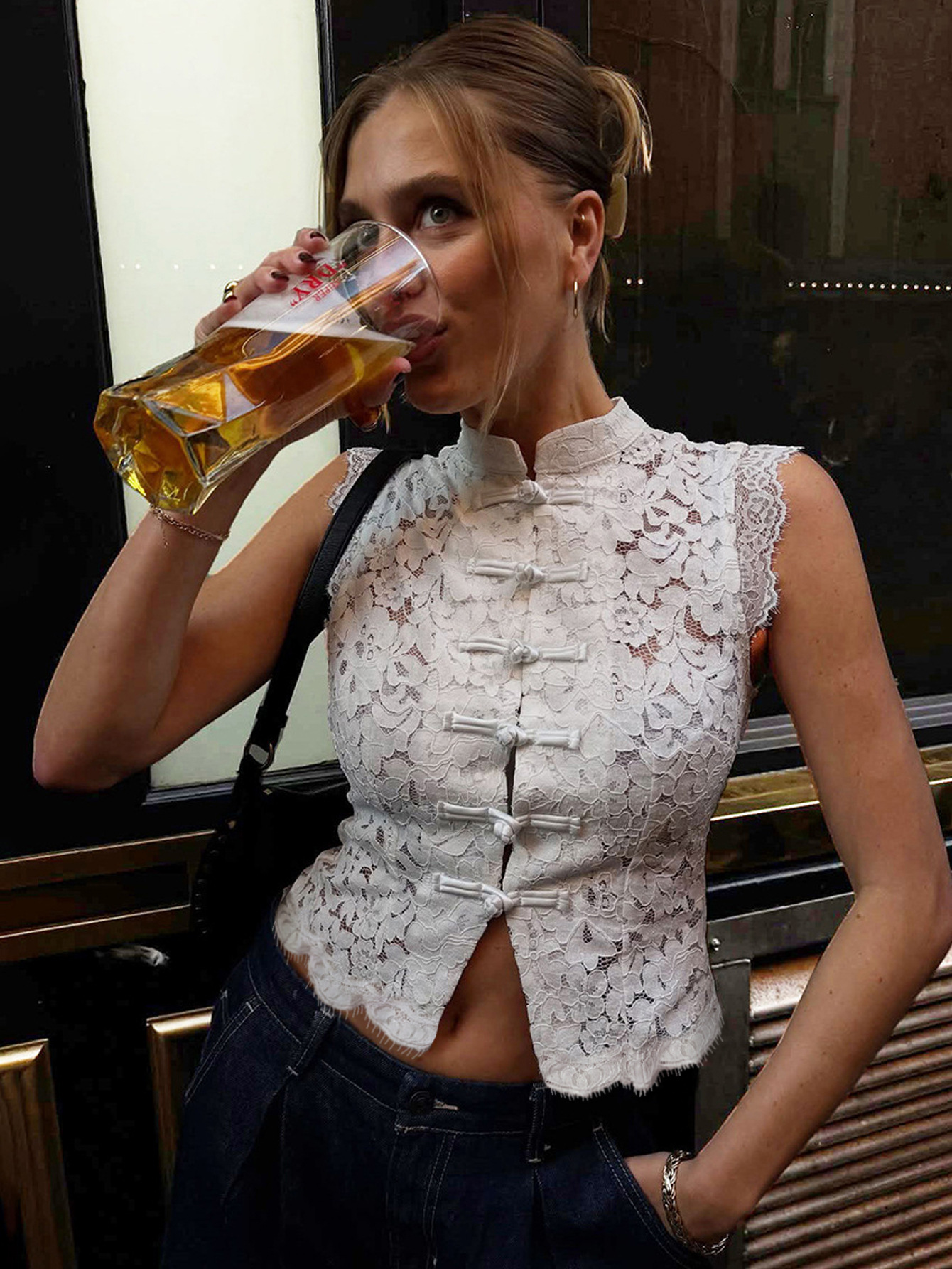 Chinoiserie Lace Sleeveless Top