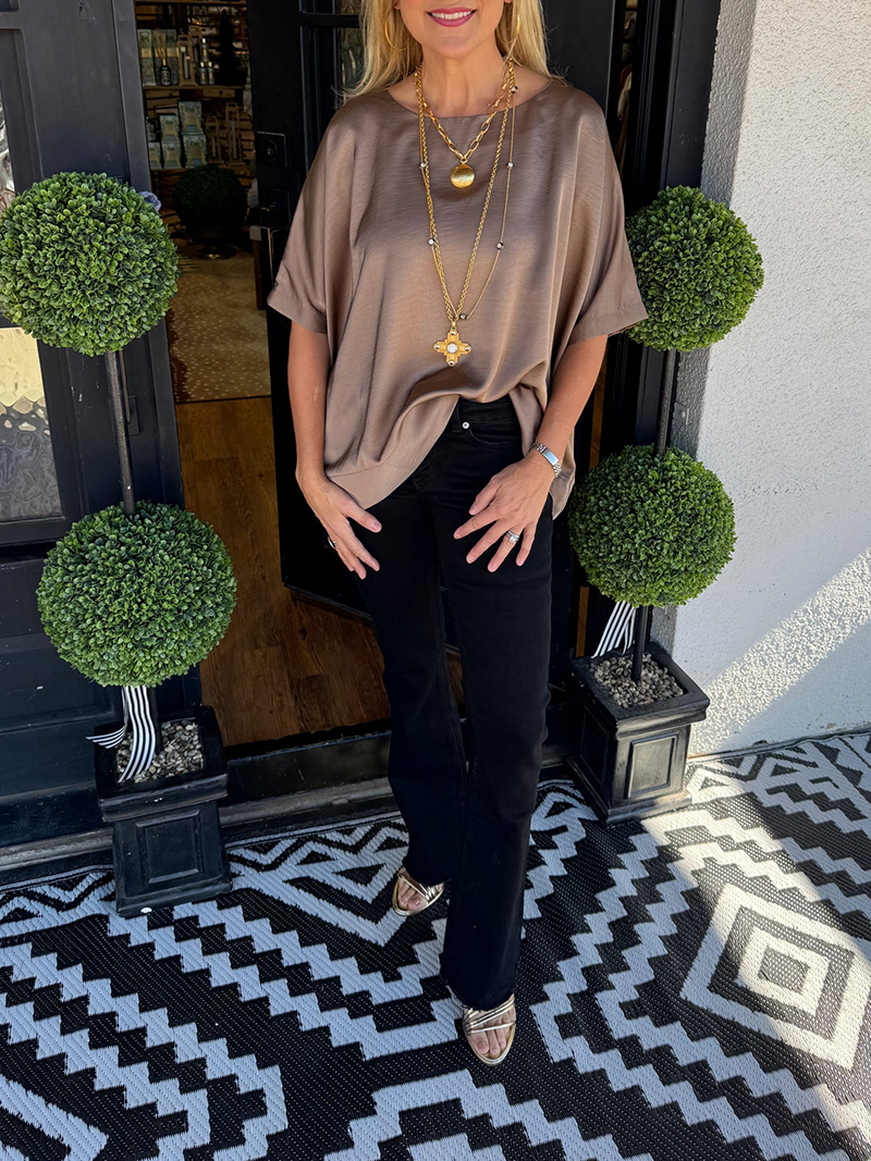 Elegant round neck glossy short-sleeved shirt（BUY 2 FREE SHIPPING)