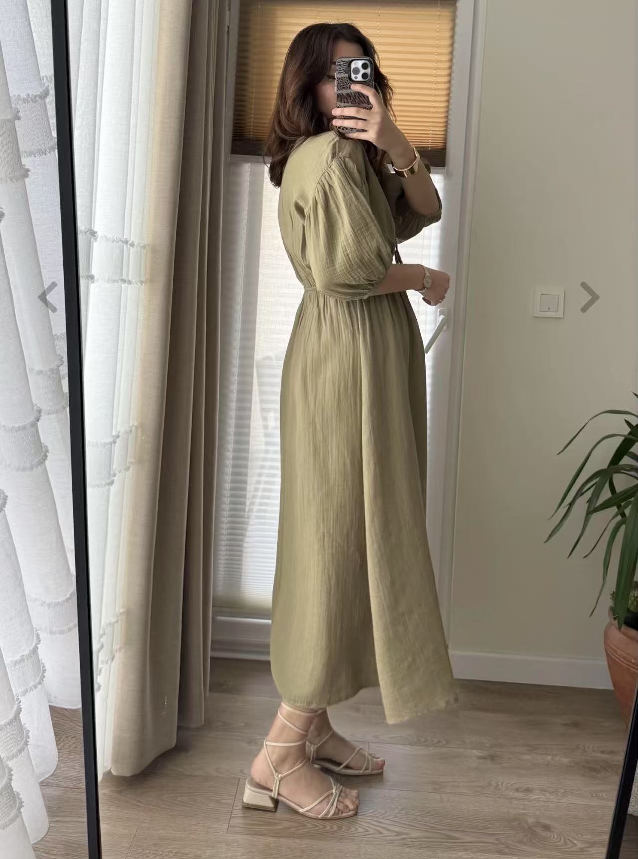 Solid color V-neck puff sleeve short-sleeved slimming A-line dress（BUY 2 FREE SHIPPING)