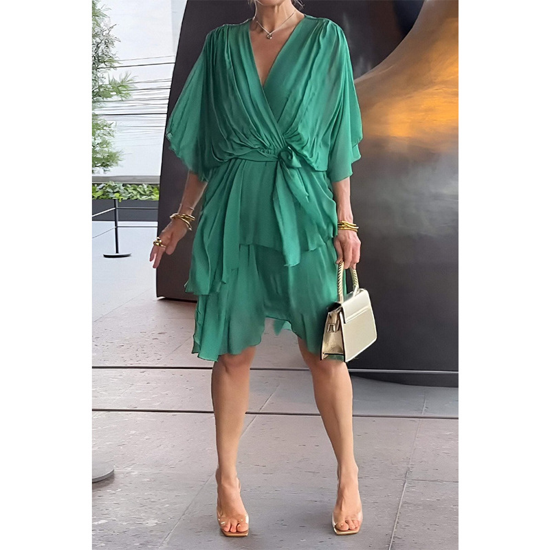 🔥🔥🔥🔥Women's V-neck lace-up pleated irregular cake dress