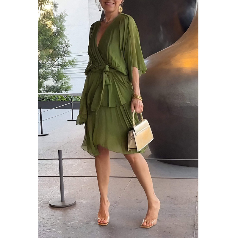 🔥🔥🔥🔥Women's V-neck lace-up pleated irregular cake dress