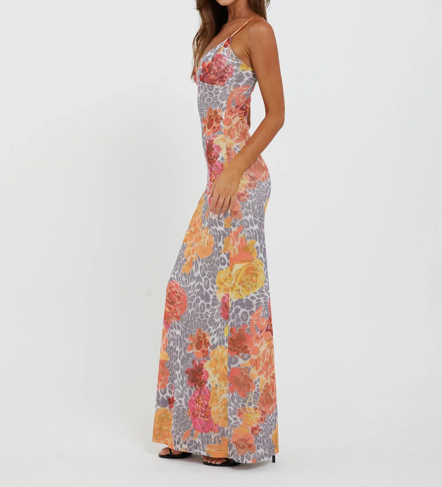 🔥🔥🔥🔥V-neckline fitted silhouette Maxi dress