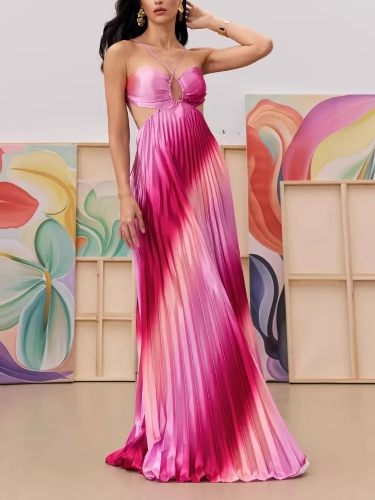 Women's Gradient Pleated Cutout Halter Maxi Dress