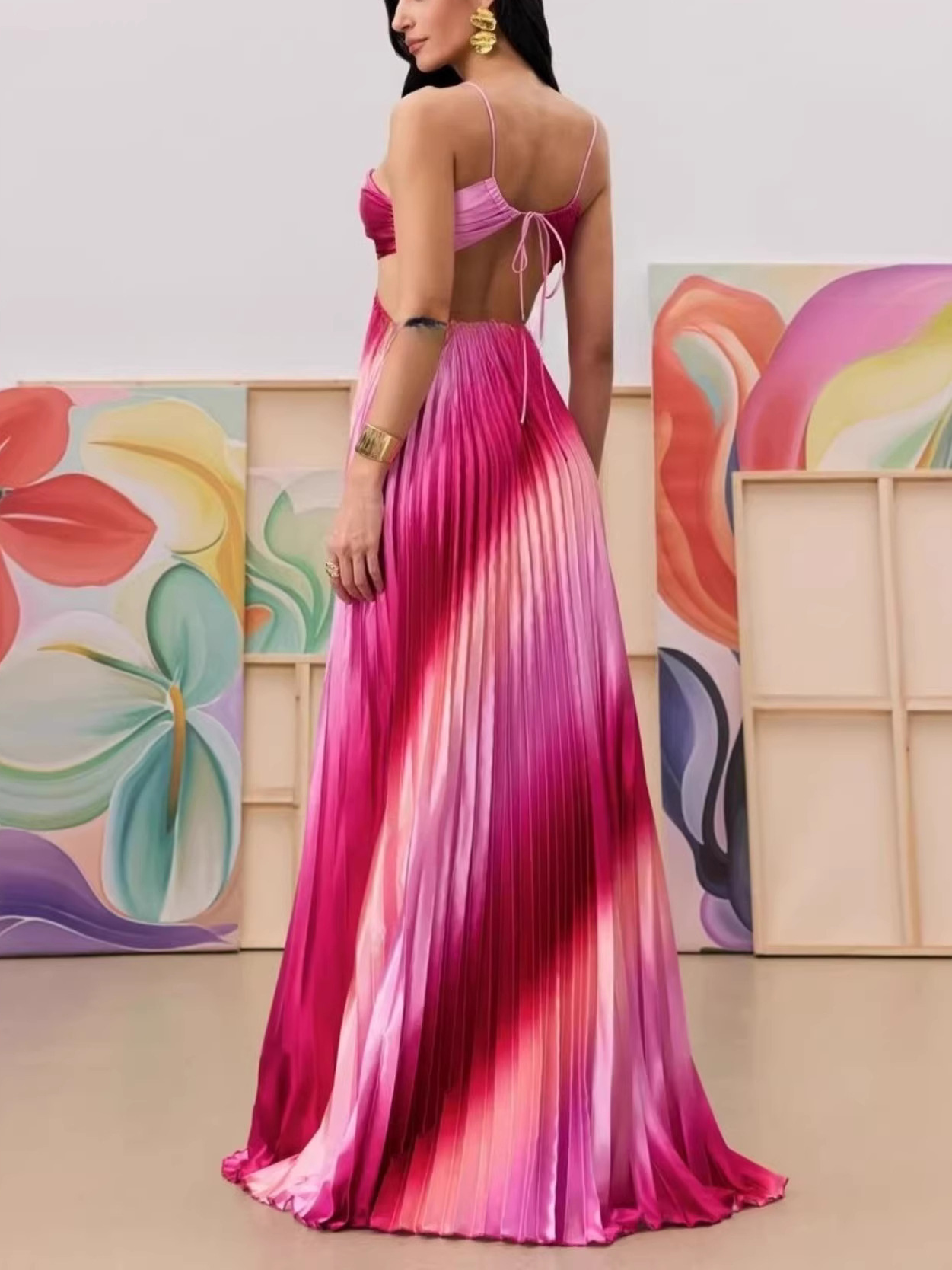 Women's Gradient Pleated Cutout Halter Maxi Dress