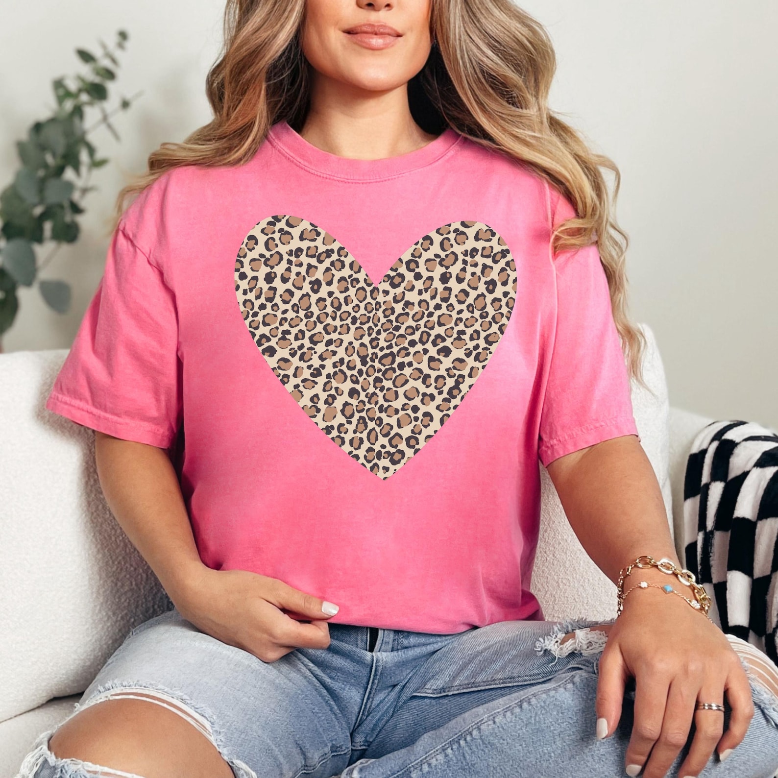 Cute Valentine’s Day T-Shirt – Leopard Heart Short Sleeve Tee