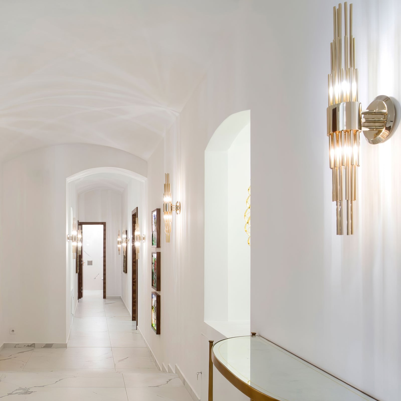 Gold Streamline Wall Lamp