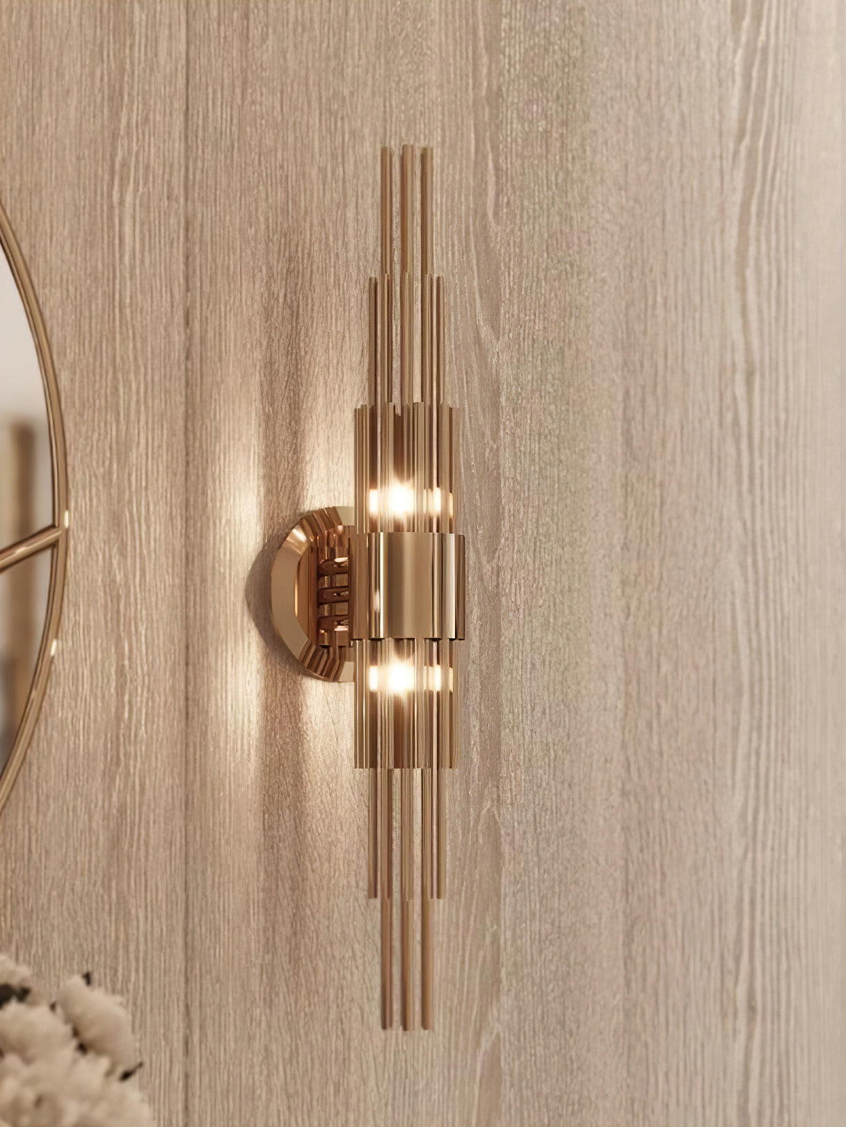Gold Streamline Wall Lamp