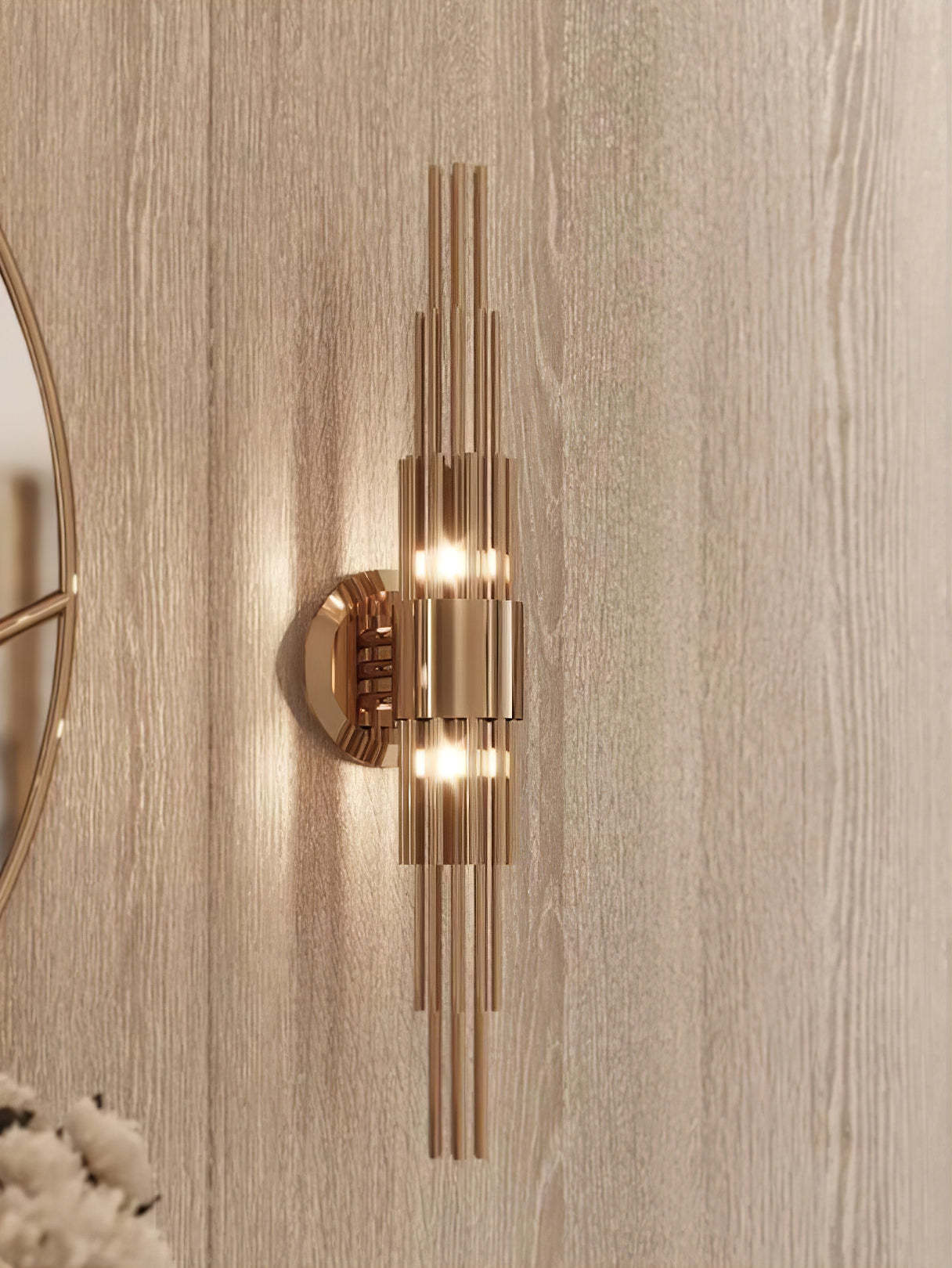 Gold Streamline Wall Lamp