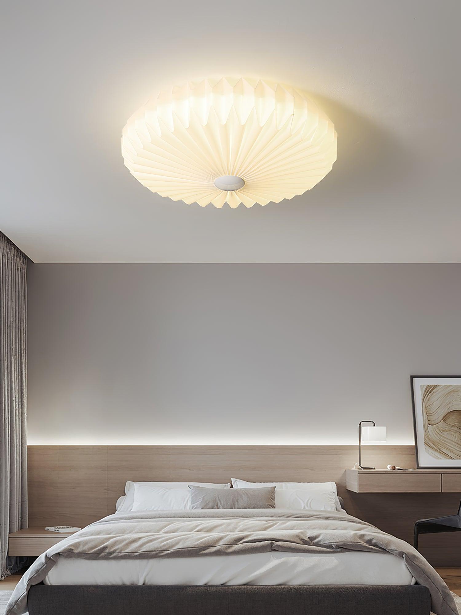 Linn Ceiling Lamp - Vakkerlight