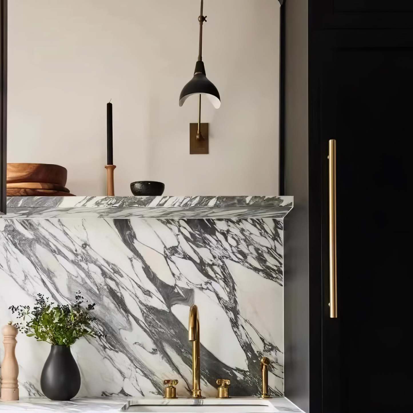 Magari Wall Lamp