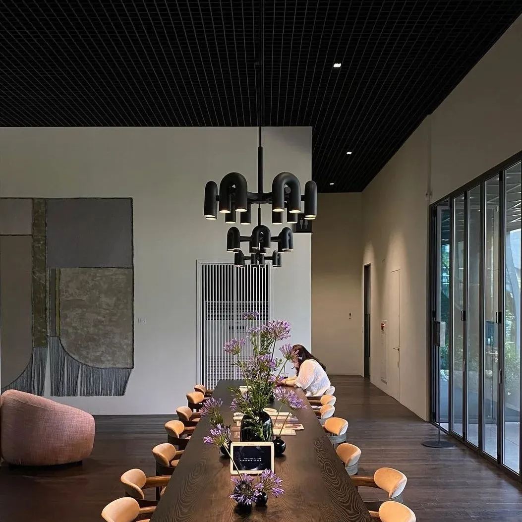 Modern Style Cirkus Chandelier