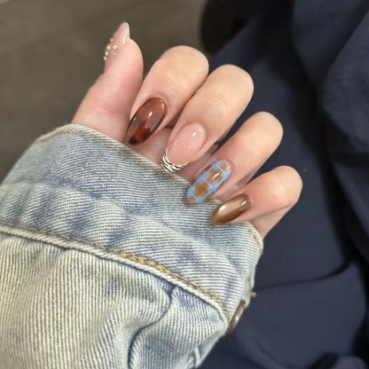 Brown Nails 