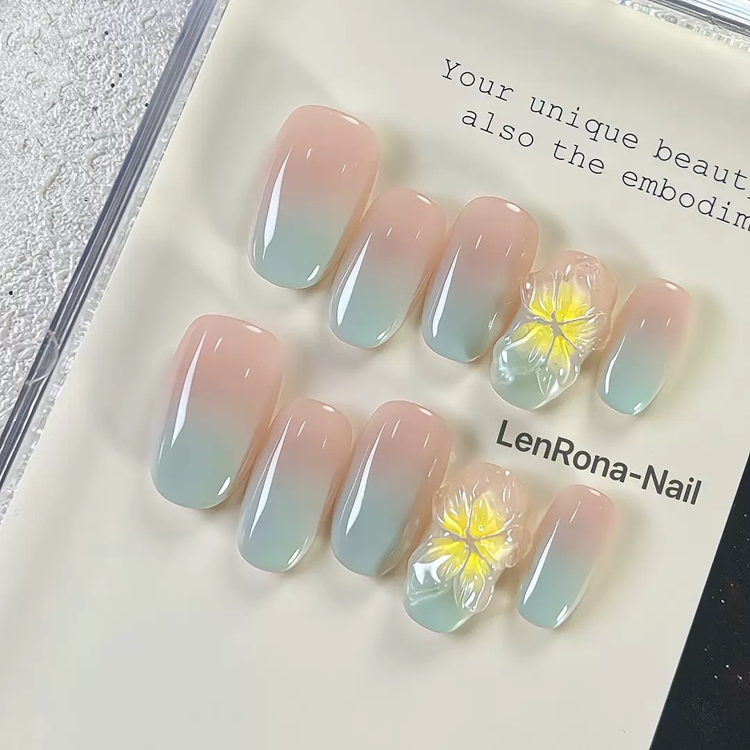 Same Style as Host - Mint Bloom Nails