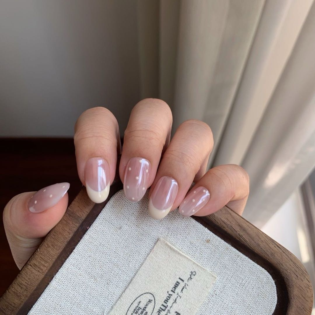Dot French - Nails