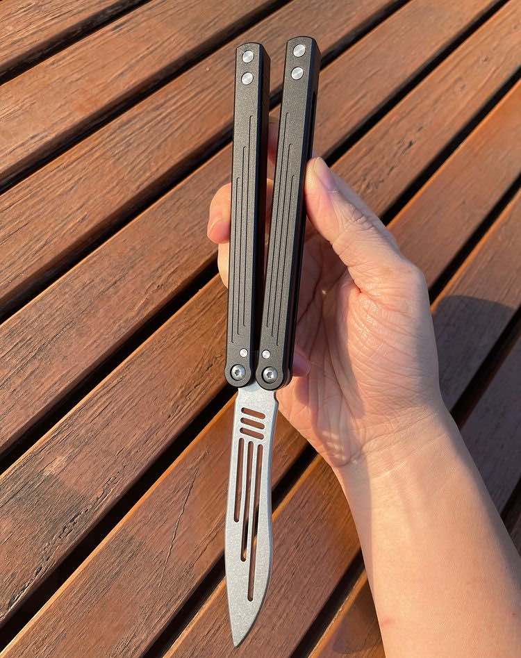 Armed Shark Zephyr V4.5 Balisong Clone-kolisong