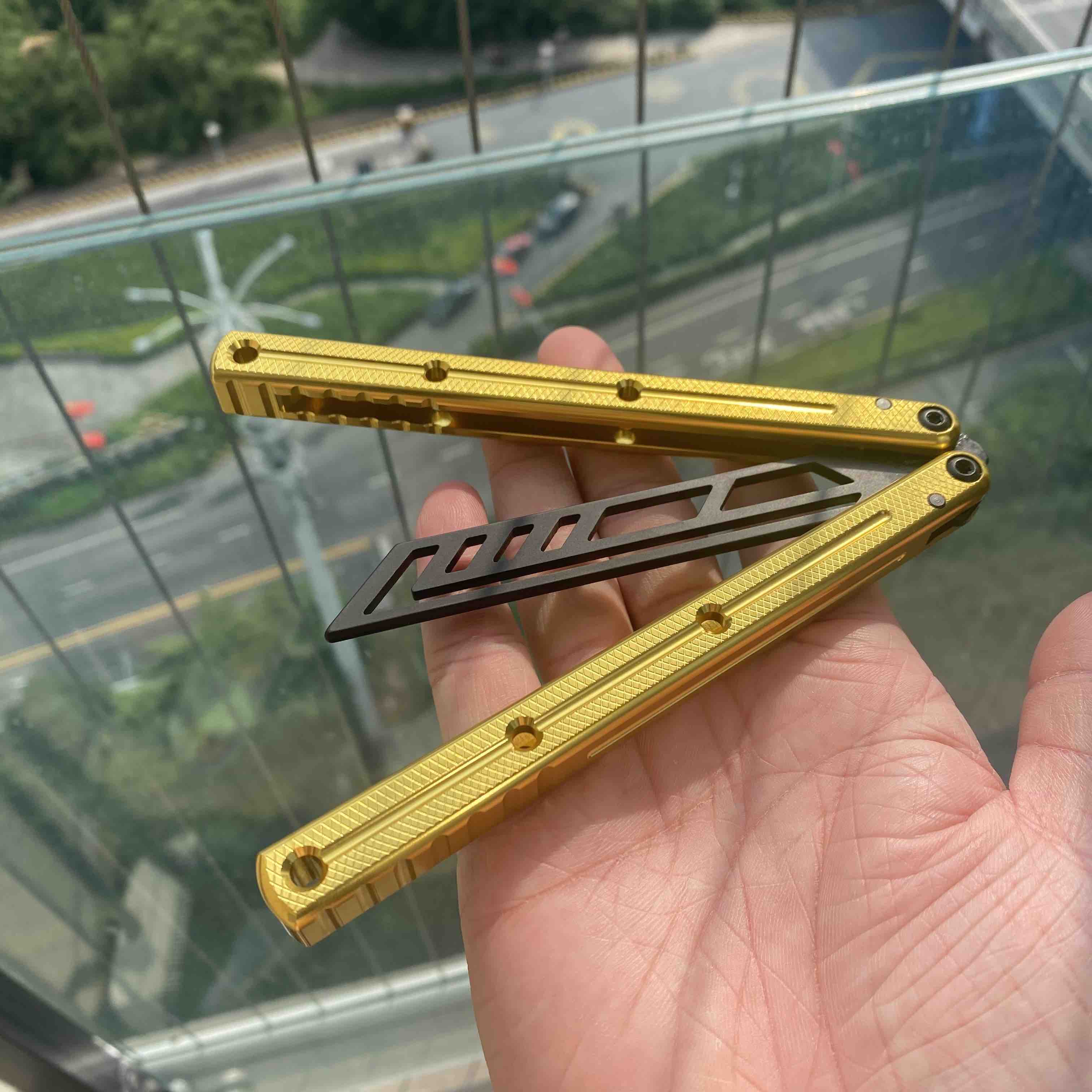 Armed Shark Krake Raken (Kraken) V3 Balisong Clone