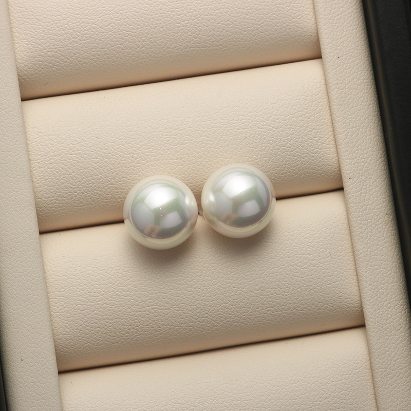  Pearl Stud Earrings