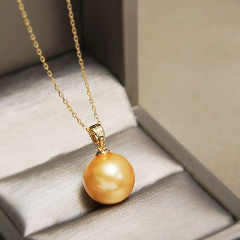 Elegant Silver Pendant Pearl Necklace
