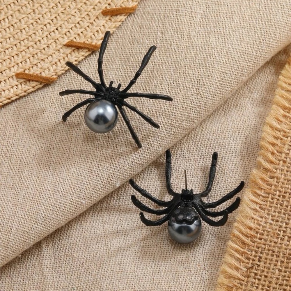 🕷Stunning Big Black Spider Earrings🕷