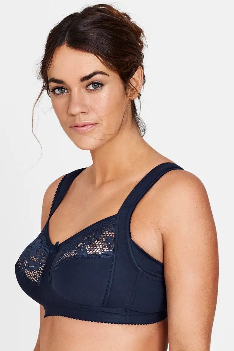 Triumph--4 sztuki (75B-115F) 💝 Biustonosz z koronką