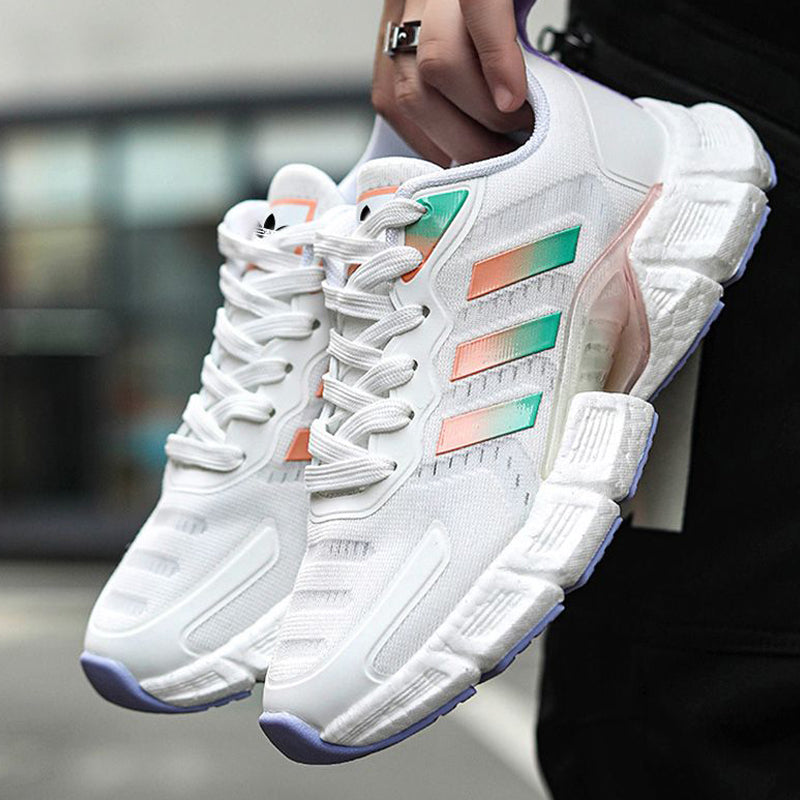 Adidas vyriški batai su minkštu padu ir patogia amortizacija.