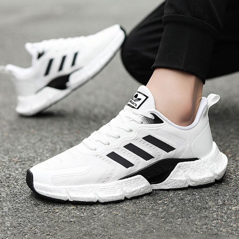 Adidas vyriški batai su minkštu padu ir patogia amortizacija.