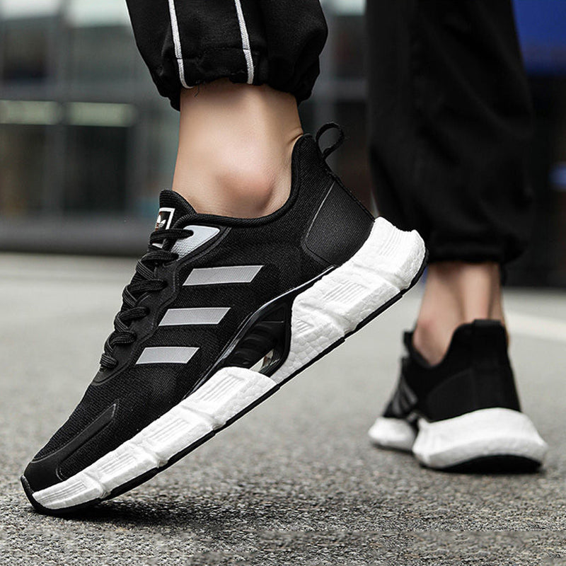 Adidas vyriški batai su minkštu padu ir patogia amortizacija.