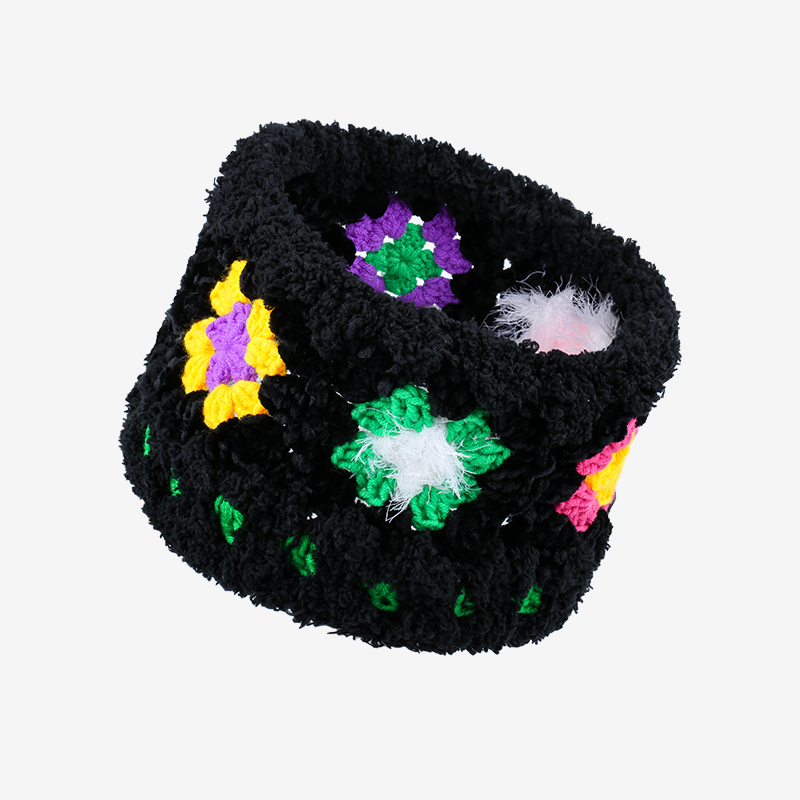 Wide-brimmed knitted headband