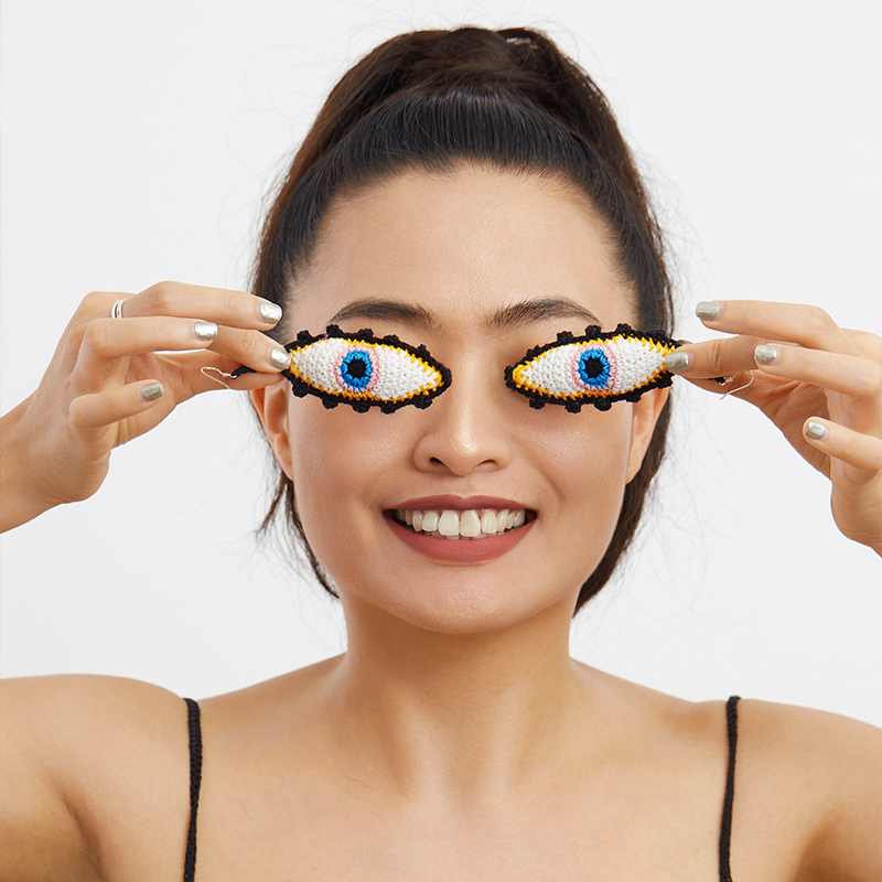 Eye earrings