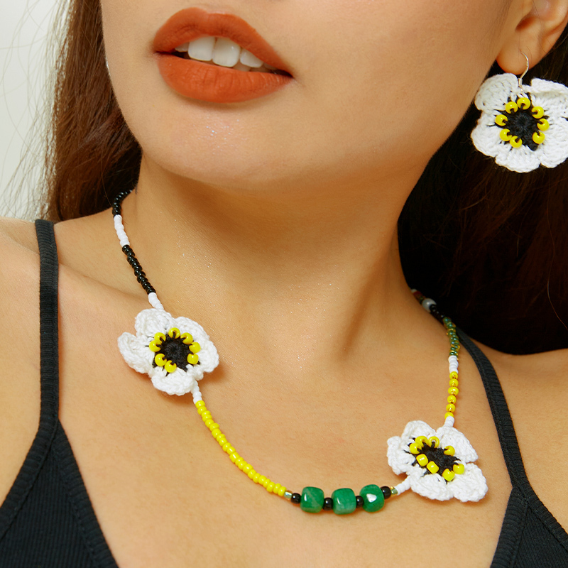 Flower necklace