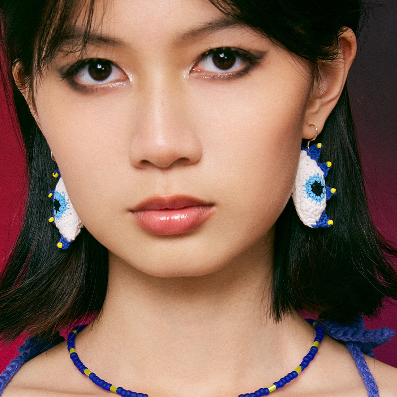 Blue eye earrings