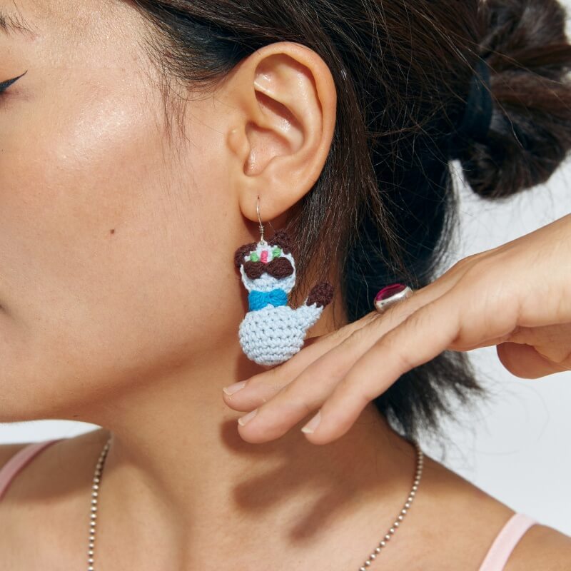 Tumbler cat earrings